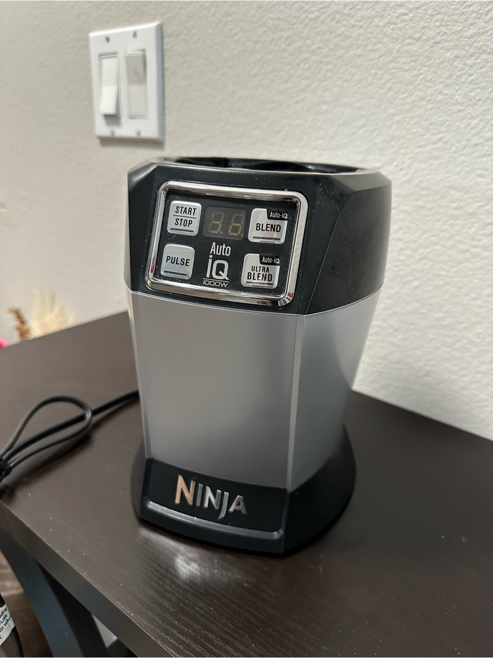 Ninja Auto-iQ Blender Base in Black and Silver Finish